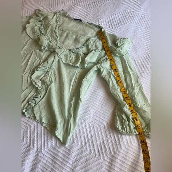 Green Ruffled Women's Top - Picture 5 of 6